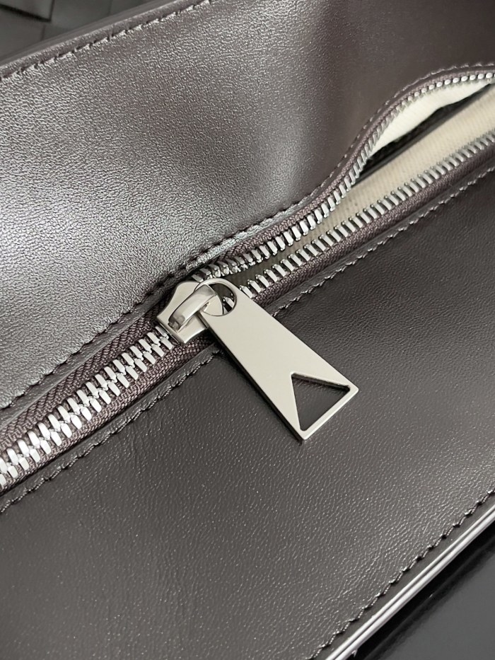 Intrecciato Zipped Tote“44*35*17CM”-0011=