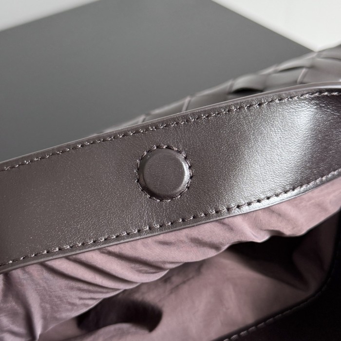 Intrecciato Prism Pouch“25*17*4CM”-066=