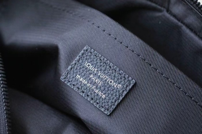 NIL Monogram Archive “25*17.5*11CM” 005