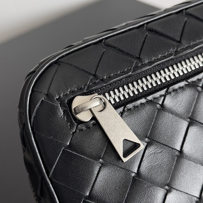 Intrecciato Pouch With Wristlet“25*15*6.5CM”-057=