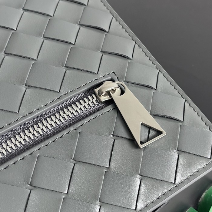 Intrecciato Document Case“32*24*3CM”-009=