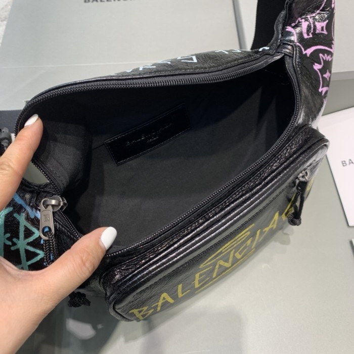 Graffiti Waist Bag“37*17*8.5CM”-084=