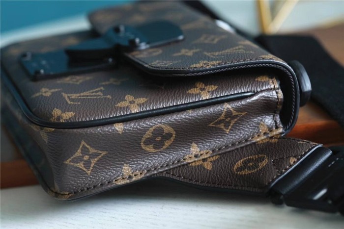 S Lock Sling Crossbody Bag “21*15*4CM” 055