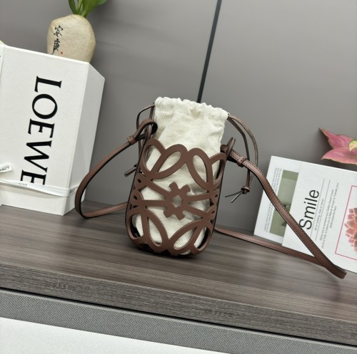 Anagram Cut-Out Pocket In Classic Calfskin And Canvas“21*12*7CM”-500=
