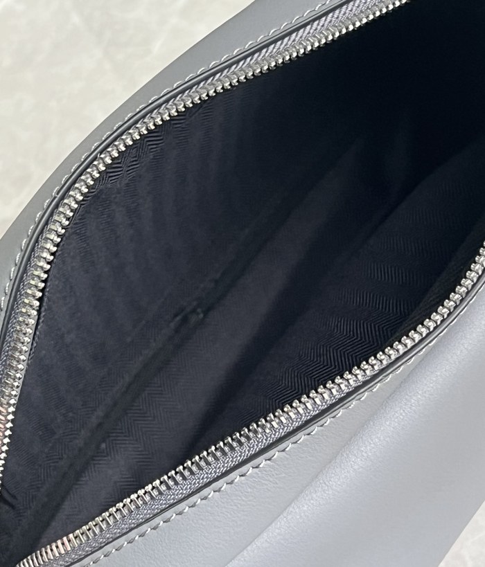 Military Messenger Bag Insoft Grained Calfskin“24.5*18*10.5CM”-008=