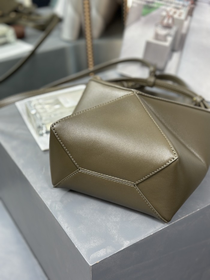 Mini Puzzle Fold tote in shiny calfskin“20*16.5*9.5CM”-085=