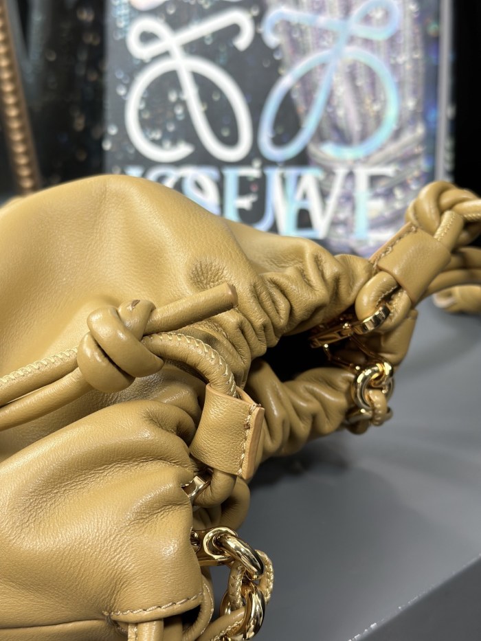 Mini Flamenco purse in mellow nappa lambskin“23*17*5.5CM”-056=