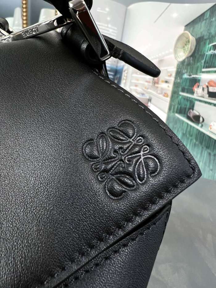 Small Puzzle bag in classic calfskin“24*14*11CM”-066=