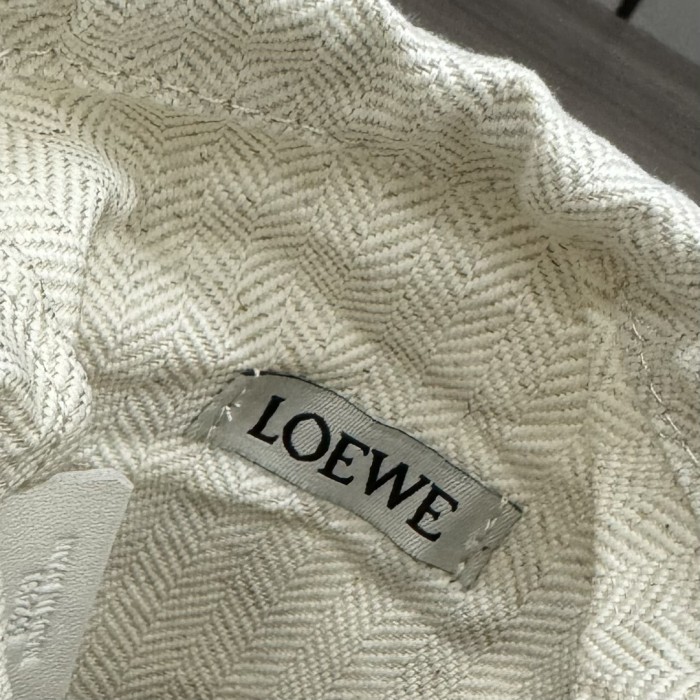 Anagram Cut-Out Pocket In Classic Calfskin And Canvas“21*12*7CM”-500=