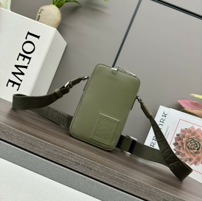 Vertical Crossbody Pocket In Satin Calfskin Black“18*11*3.7CM”-037=
