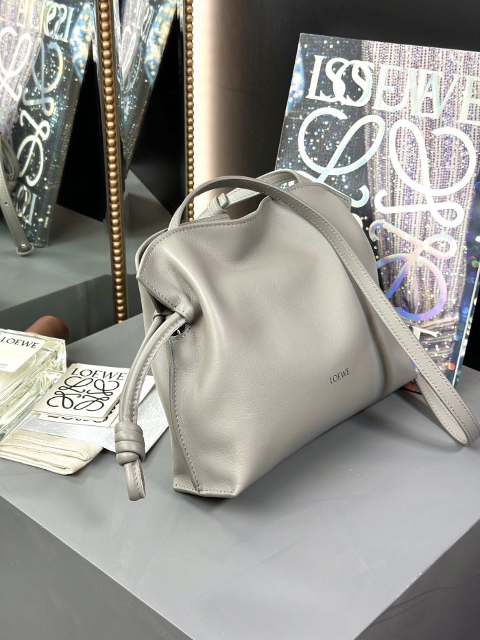 Mini Flamenco clutch in nappa calfskin“22.5*18*9CM”-006=