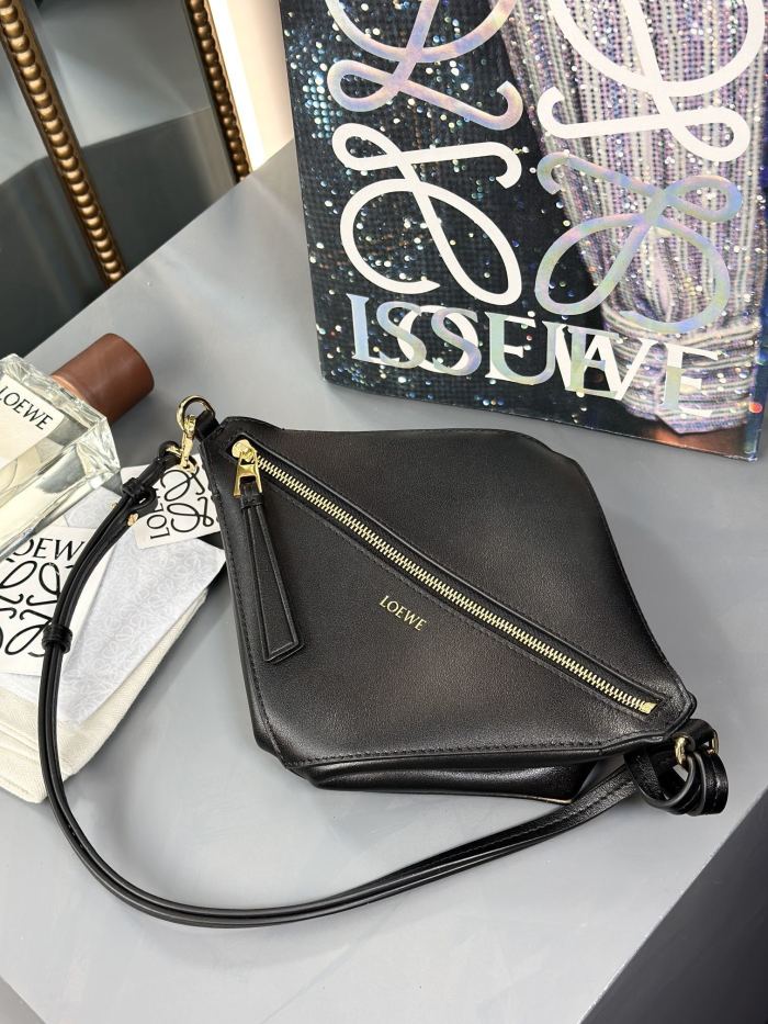 Puzzle Fold pouch in shiny nappa calfskin“23*15.5*6.5CM”-055=