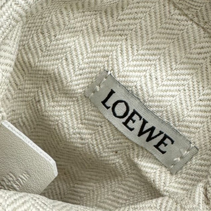 Anagram Cut-Out Pocket In Classic Calfskin And Canvas“21*12*7CM”-500=