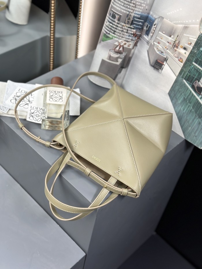 Mini Puzzle Fold tote in soft grained calfskin“20*16.5*9.5CM”-085=