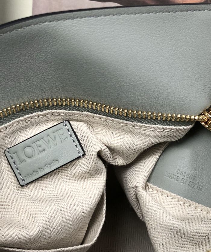 Small Puzzle bag in classic calfskin“24*14*11CM”-066=