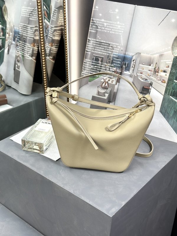 Mini Hammock hobo in classic calfskin“28*17*9.5CM”-006=