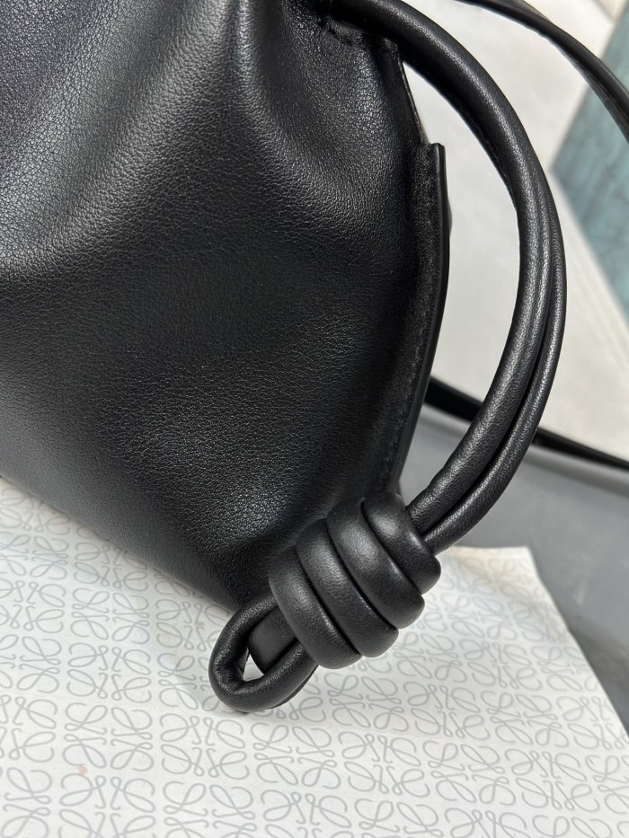 Mini Flamenco clutch in nappa calfskin“22.5*18*9CM”-006=