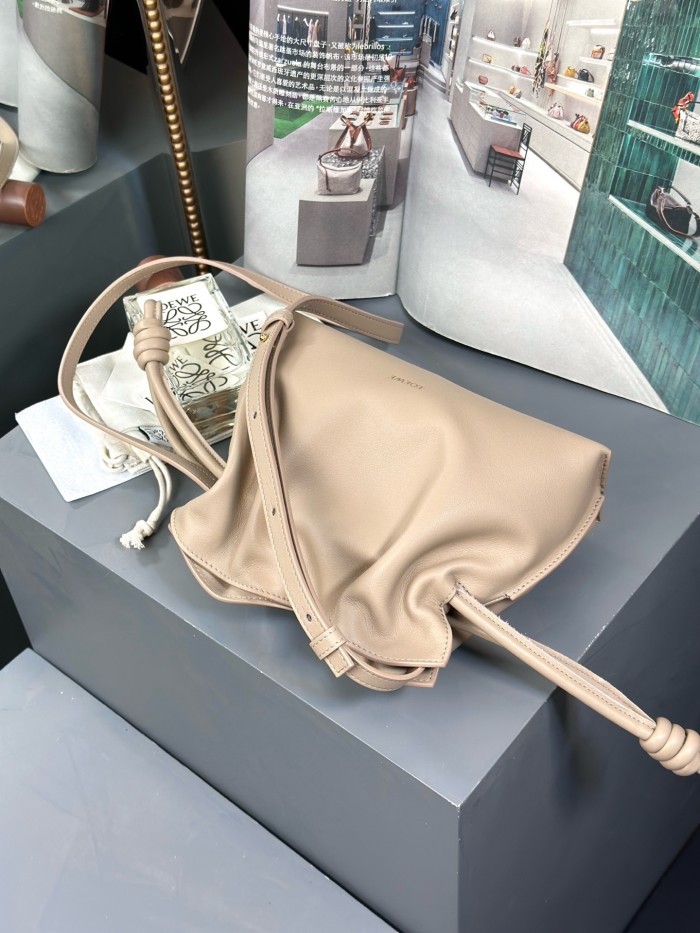 Mini Flamenco clutch in nappa calfskin“22.5*18*9CM”-006=