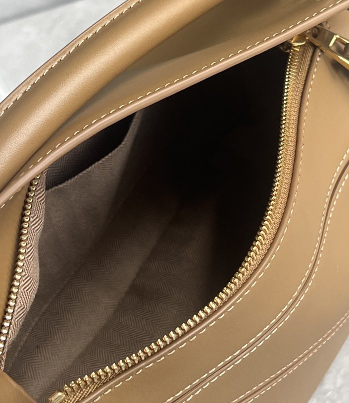 Puzzle Edge Bag In Soft Grained Calfskin“24*16.5*10.5CM”-009=