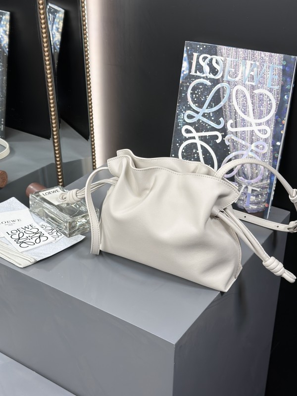 Mini Flamenco clutch in nappa calfskin“22.5*18*9CM”-006=