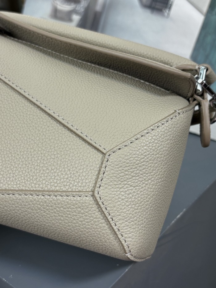 LOEWE Mini Featherlight Puzzle Edge bag“18*12.5*8cm”-085=