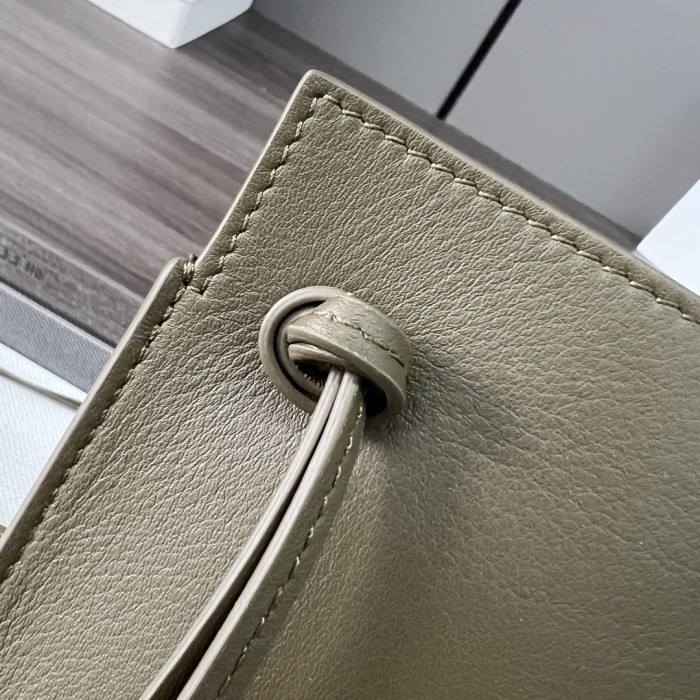 Pebble Dice Pocket In Classic Calfskin“21*15*5CM”-085=