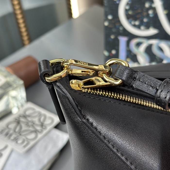 Puzzle Fold pouch in shiny nappa calfskin“23*15.5*6.5CM”-055=