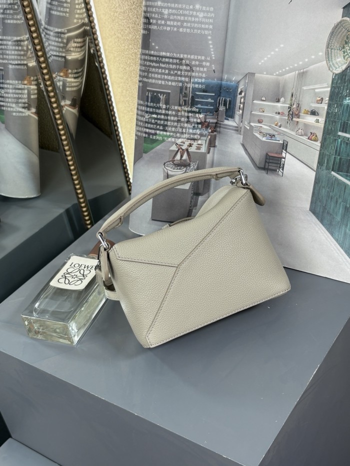 LOEWE Mini Featherlight Puzzle Edge bag“18*12.5*8cm”-085=