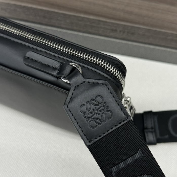 Vertical Crossbody Pocket In Satin Calfskin Black“18*11*3.7CM”-037=