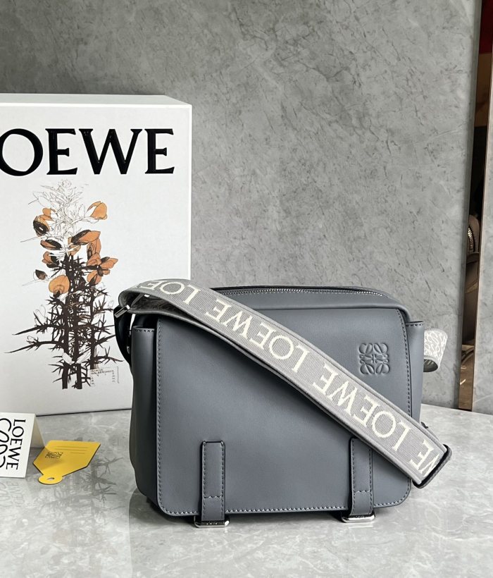 Military Messenger Bag Insoft Grained Calfskin“24.5*18*10.5CM”-008=