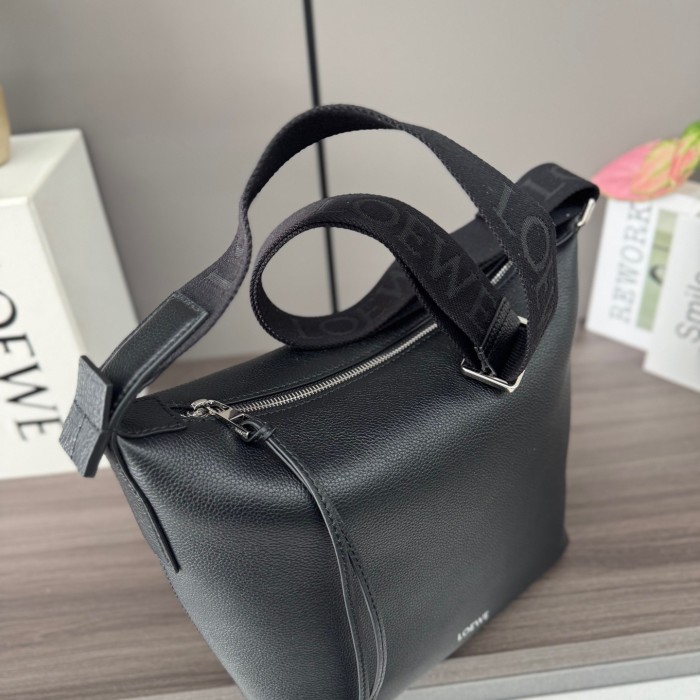Small Cubi crossbody bag in supple grained calfskin“29*22*10.5CM”-056=