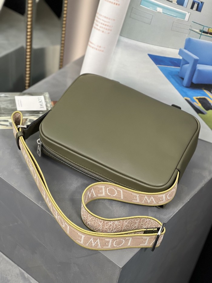 XS Military messenger bag in supple smooth calfskin and jacquard“24.5*18*10.5CM”-056=