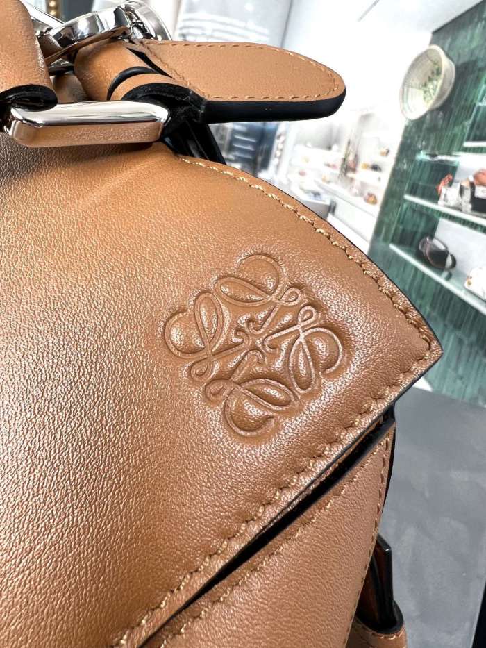 Small Puzzle bag in classic calfskin“24*14*11CM”-066=