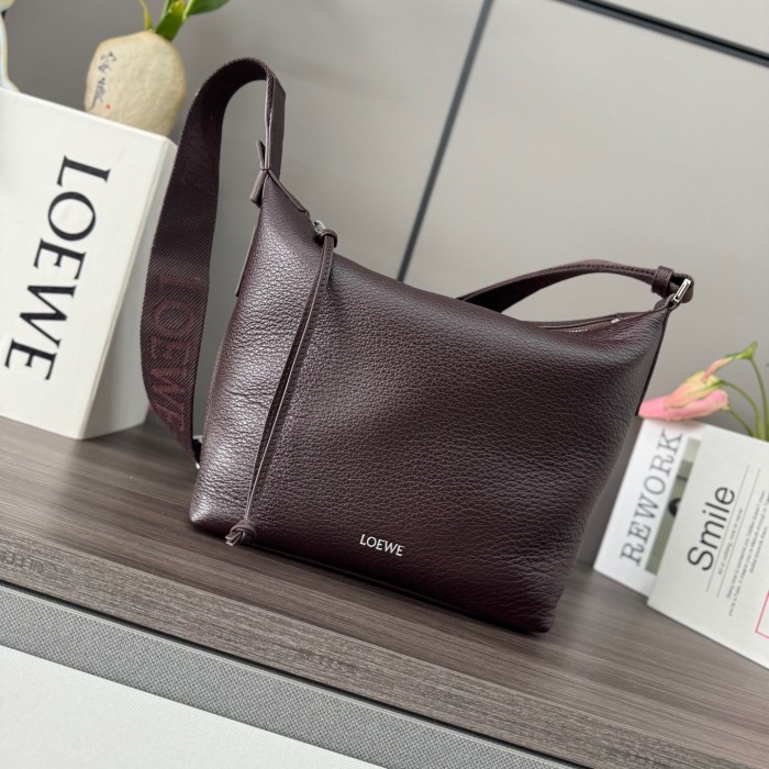 Small Cubi crossbody bag in supple grained calfskin“29*22*10.5CM”-056=