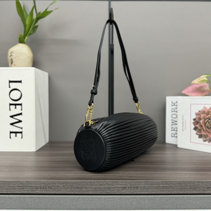 Bracelet Pouch In Pleated Nappa Lambskin“25*10*10CM”-006=