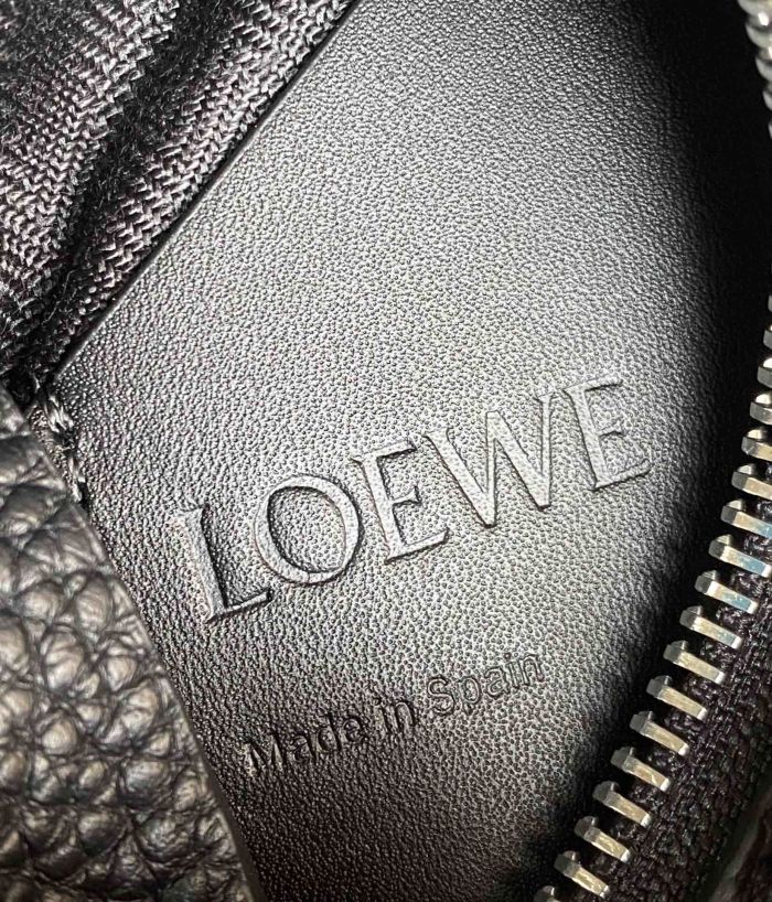 Vertical T Pocket in soft grained calfskin“22*13*6.5”-016=