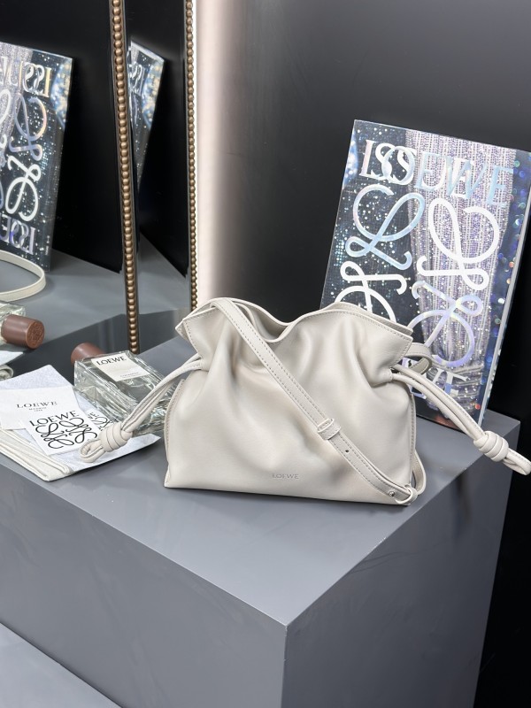 Mini Flamenco clutch in nappa calfskin“22.5*18*9CM”-006=