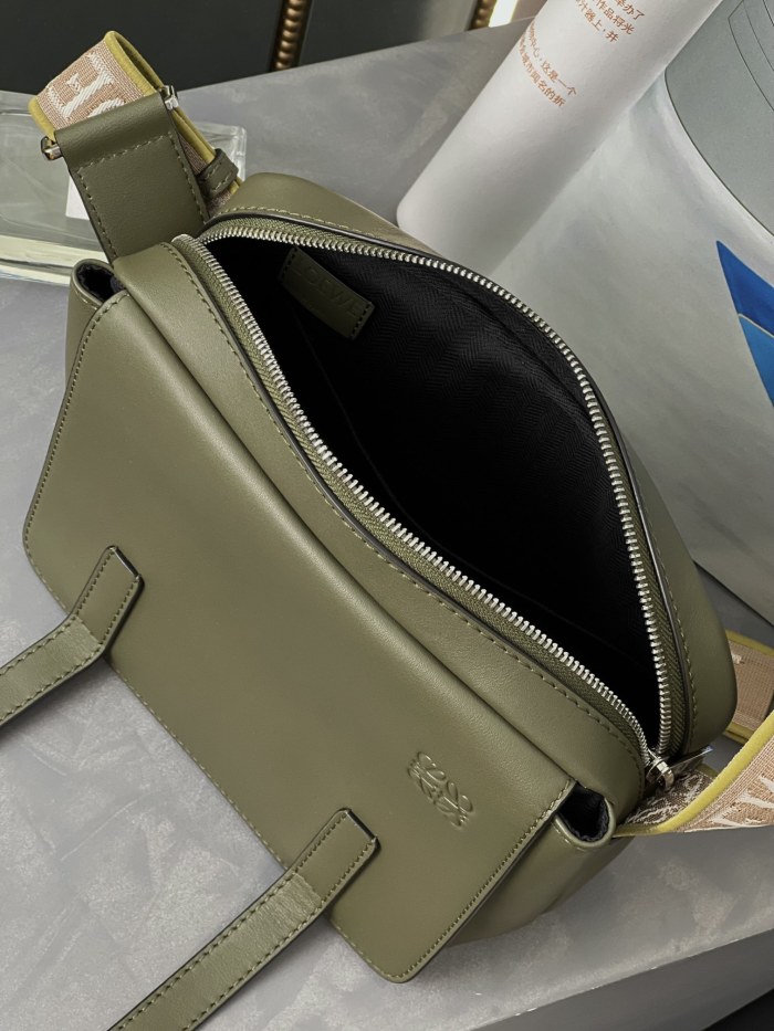 XS Military messenger bag in supple smooth calfskin and jacquard“24.5*18*10.5CM”-056=