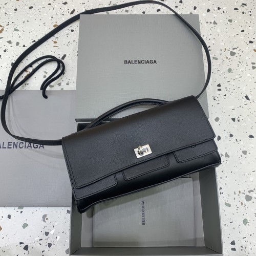 Bel Air Clutch On Strap“26*15*5CM”-0801=