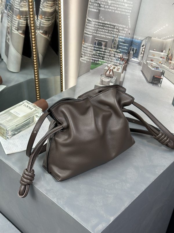 Mini Flamenco clutch in nappa calfskin“22.5*18*9CM”-006=