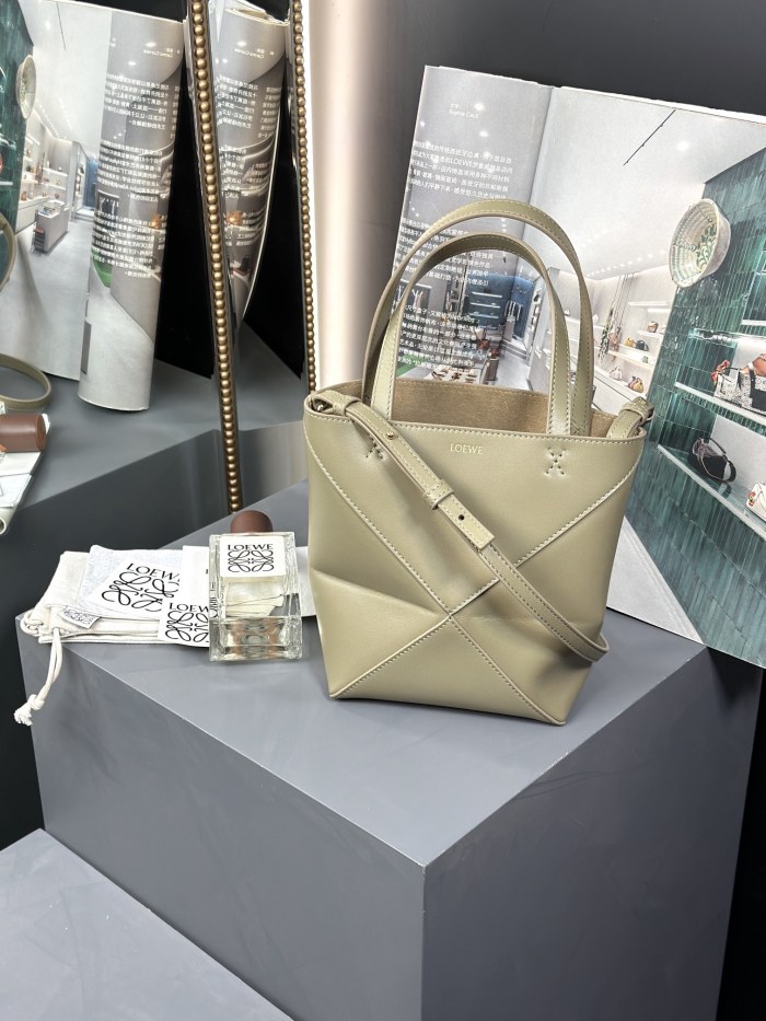 Mini Puzzle Fold tote in soft grained calfskin“20*16.5*9.5CM”-085=