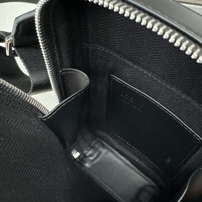 Vertical Crossbody Pocket In Satin Calfskin Black“18*11*3.7CM”-037=