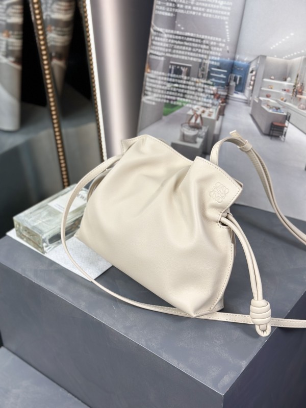 Mini Flamenco clutch in nappa calfskin“22.5*18*9CM”-006=