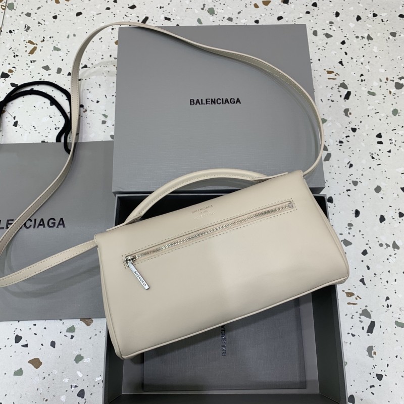 Bel Air Clutch On Strap“26*15*5CM”-0801=