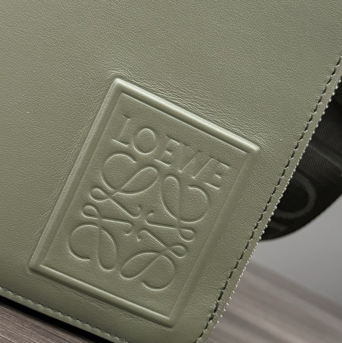 Vertical Crossbody Pocket In Satin Calfskin Black“18*11*3.7CM”-037=