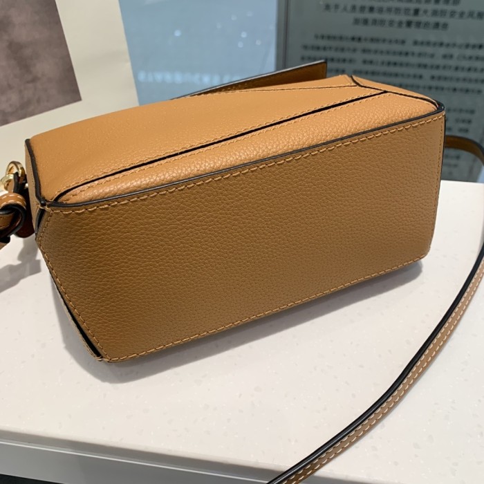 Mini Puzzle bag in soft grained calfskin“18*12.5*8CM”-085=