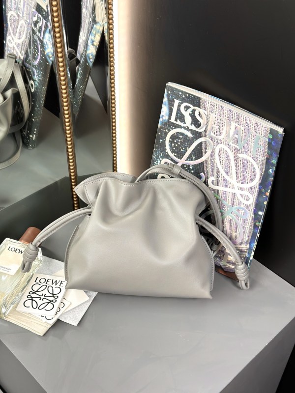 Mini Flamenco clutch in nappa calfskin“22.5*18*9CM”-006=