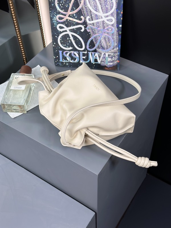 Mini Flamenco clutch in nappa calfskin“22.5*18*9CM”-006=