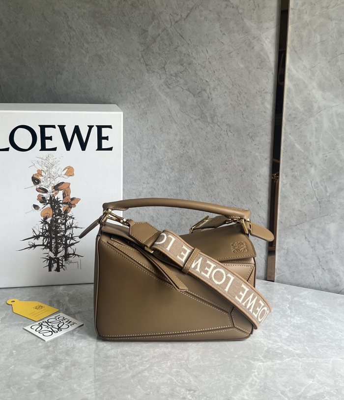 Puzzle Edge Bag In Soft Grained Calfskin“24*16.5*10.5CM”-009=
