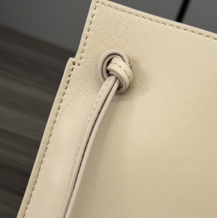 Pebble Dice Pocket In Classic Calfskin“21*15*5CM”-085=